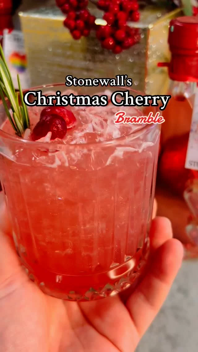 🍒🎄 Christmas Cherry Bramble 🍒🎄 

This is festive twist on the classic Bramble cocktail. We have mixed this with cherry gin, cranberry juice and lemon! Mix it up and pour it over some crushed ice! ❄️ 

Garnish this off with some rosemary and a couple of fresh of frozen cranberries! 

Recipe 🍸 
- 50ml Stonewall Cherry Gin 
- 50ml Cranberry Juice 
- 30ml Lemon Juice 
- 20ml Sugar Syrup

#christmas #cocktail #christmascocktails #xmascocktails #smallbusiness